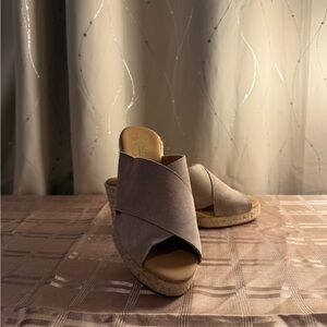 NEW WEDGE SANDLAS IN BEIGE SIZE 38 classy everyday go out comfortable